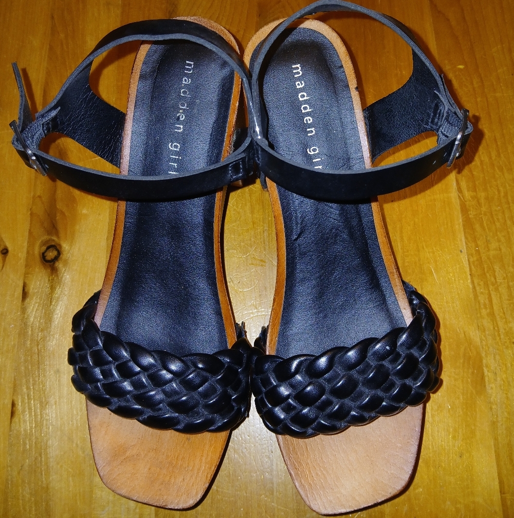 Madden Girl Caddy Chunky Heel Sandal , Black Size 7.5 in Great Shape.